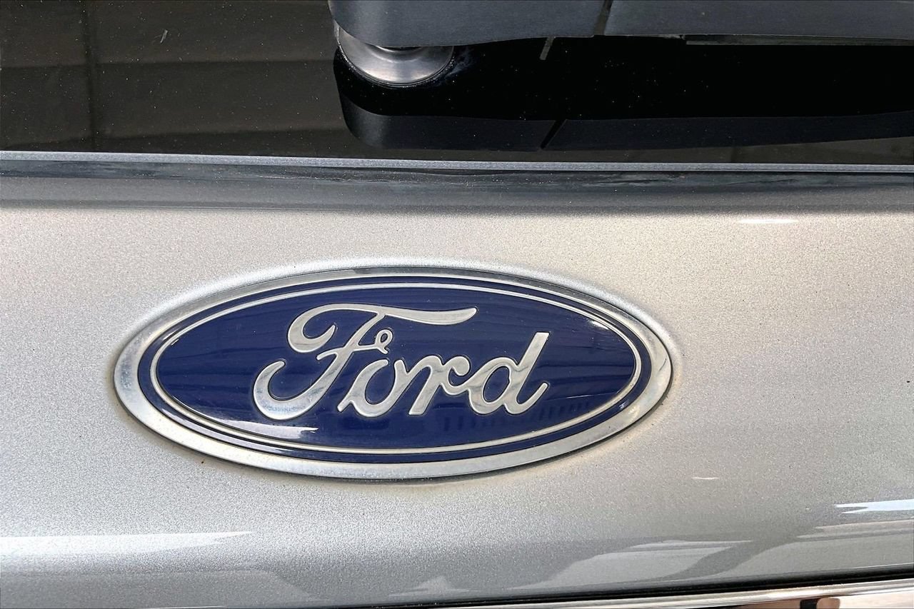 Certified 2023 Ford Explorer XLT RWD image 7
