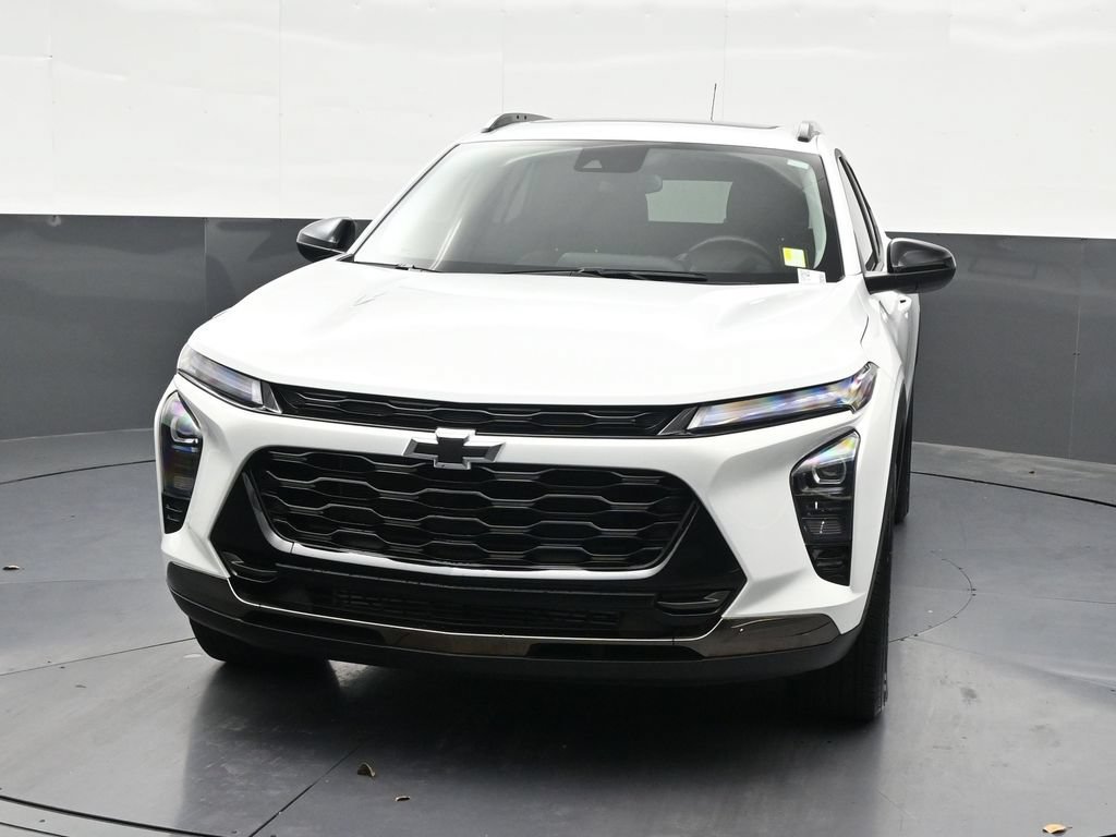 Used 2025 Chevrolet Trax ACTIV w/ Sunroof Package FWD image 9