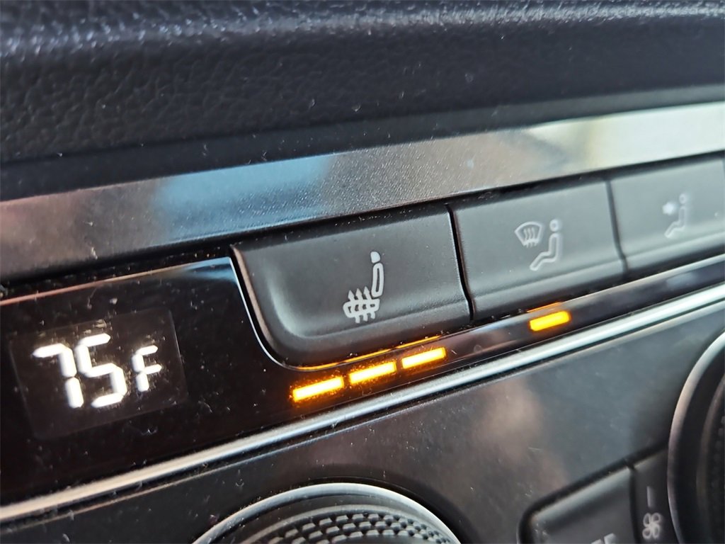 Used 2018 Volkswagen Tiguan SE w/ Panoramic Sunroof Package image 26