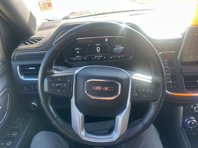 Used 2023 GMC Yukon SLT image 16