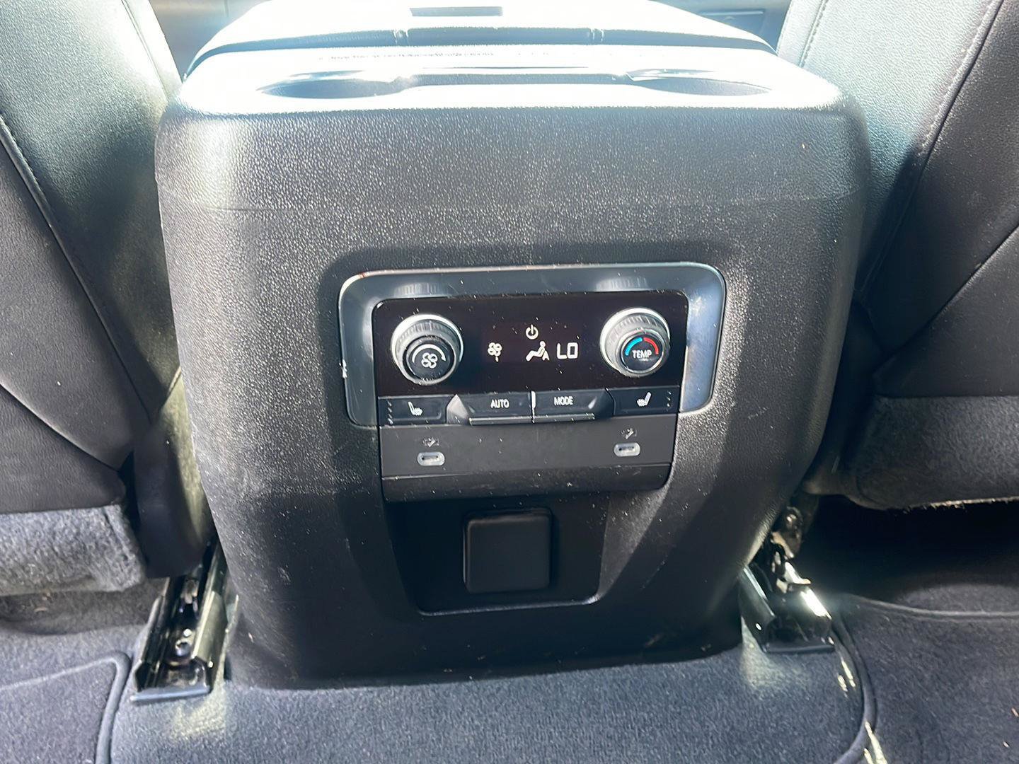 Used 2022 Chevrolet Tahoe LT w/ LT Signature Plus Package AWD/4WD image 34