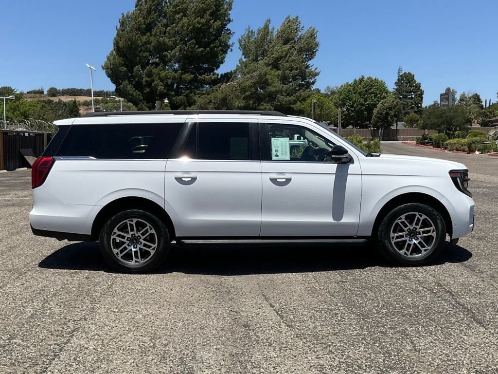 Used 2025 Ford Expedition Max Active AWD/4WD image 7