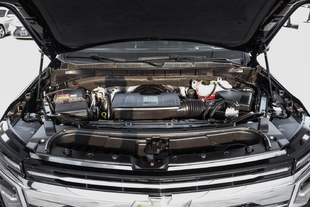 Used 2026 Chevrolet Suburban Premier RWD image 54