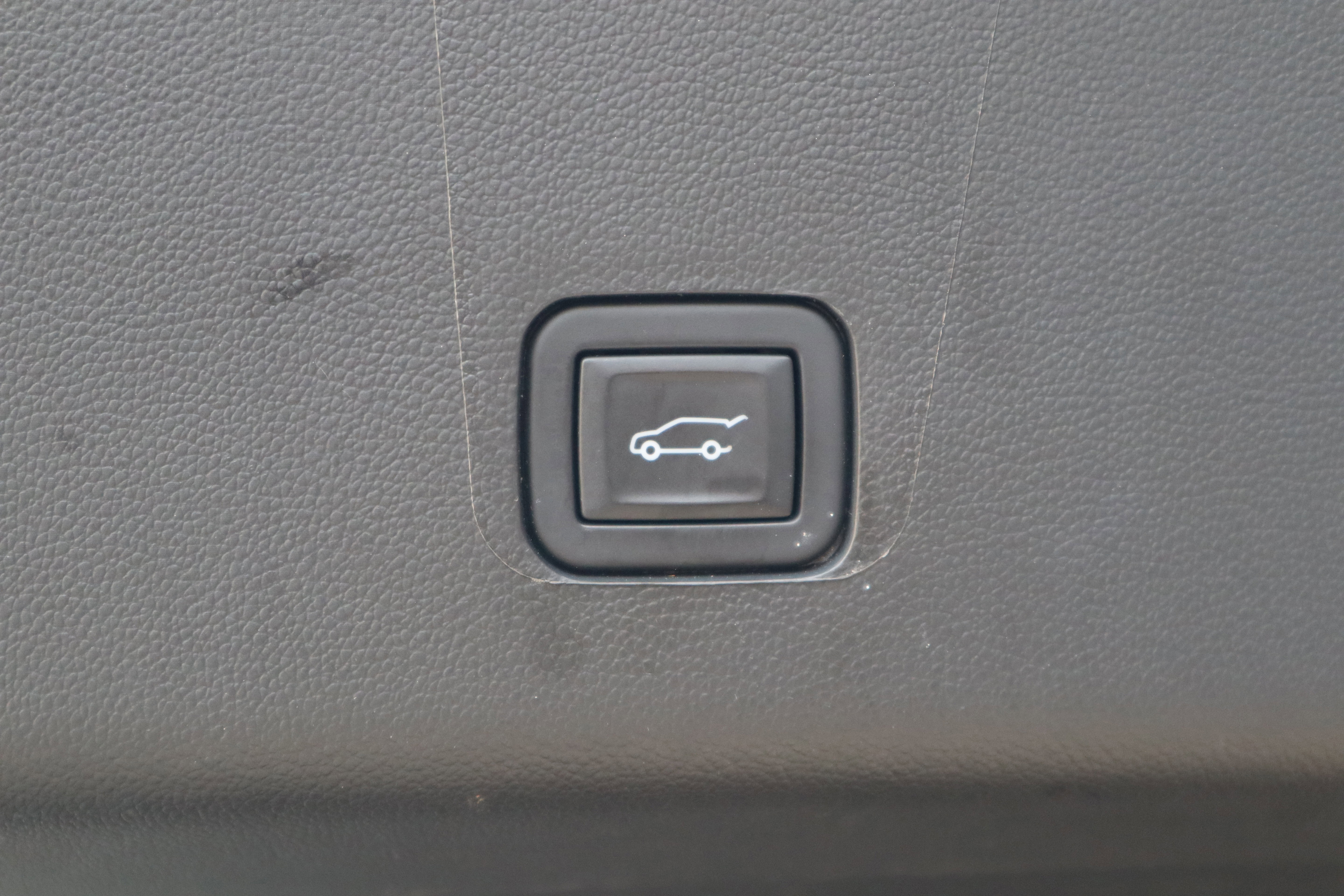 Used 2024 Chevrolet Traverse Premier w/ Redline Edition image 40