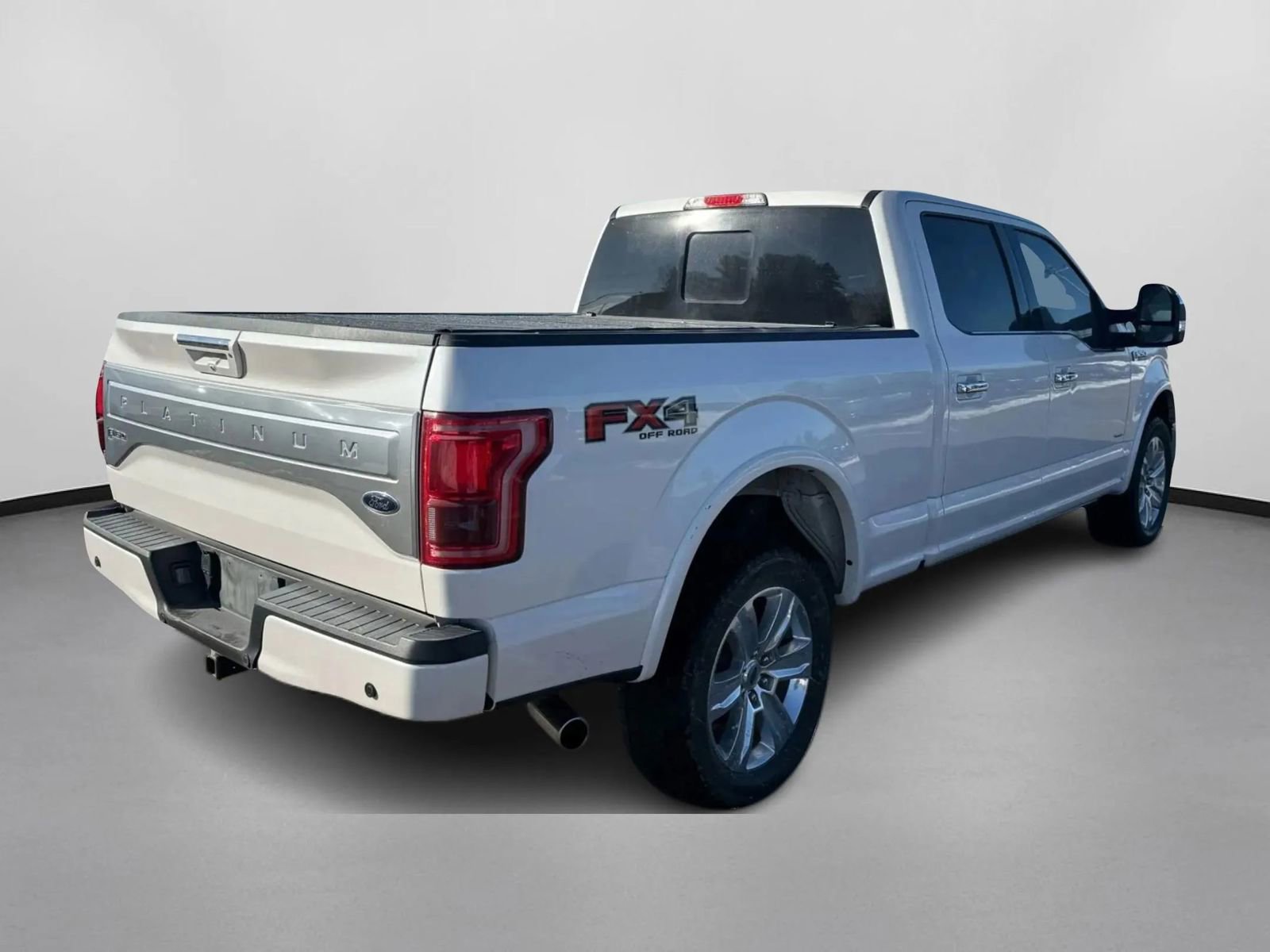 Used 2017 Ford F150 Platinum w/ Equipment Group 701A Luxury image 10