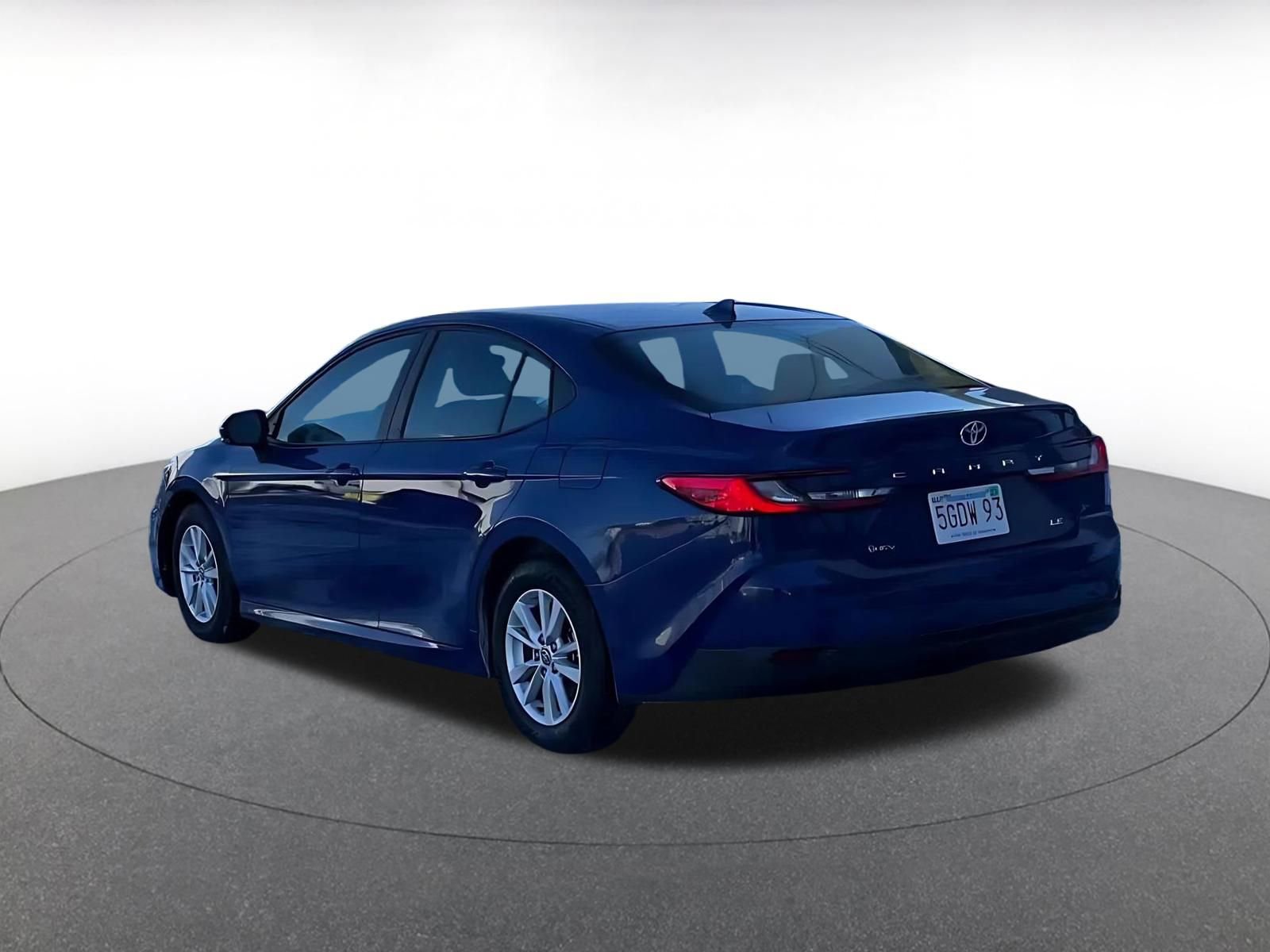 Used 2025 Toyota Camry LE image 10