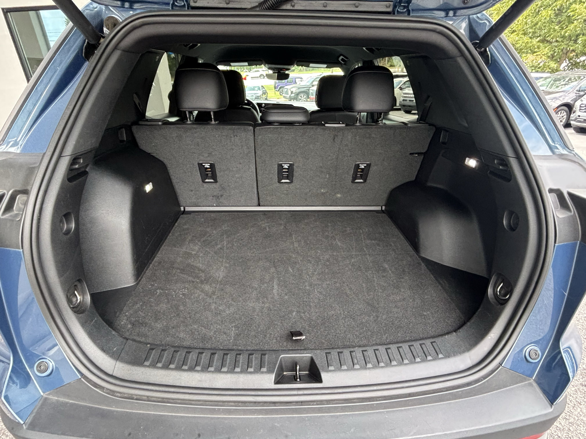 Used 2025 Chevrolet Equinox LT w/ Convenience Package II AWD/4WD image 7