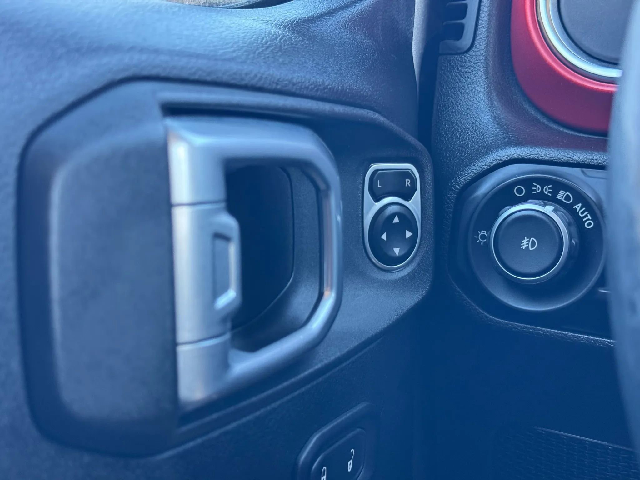 Used 2019 Jeep Wrangler Unlimited Rubicon w/ Cold Weather Group image 31