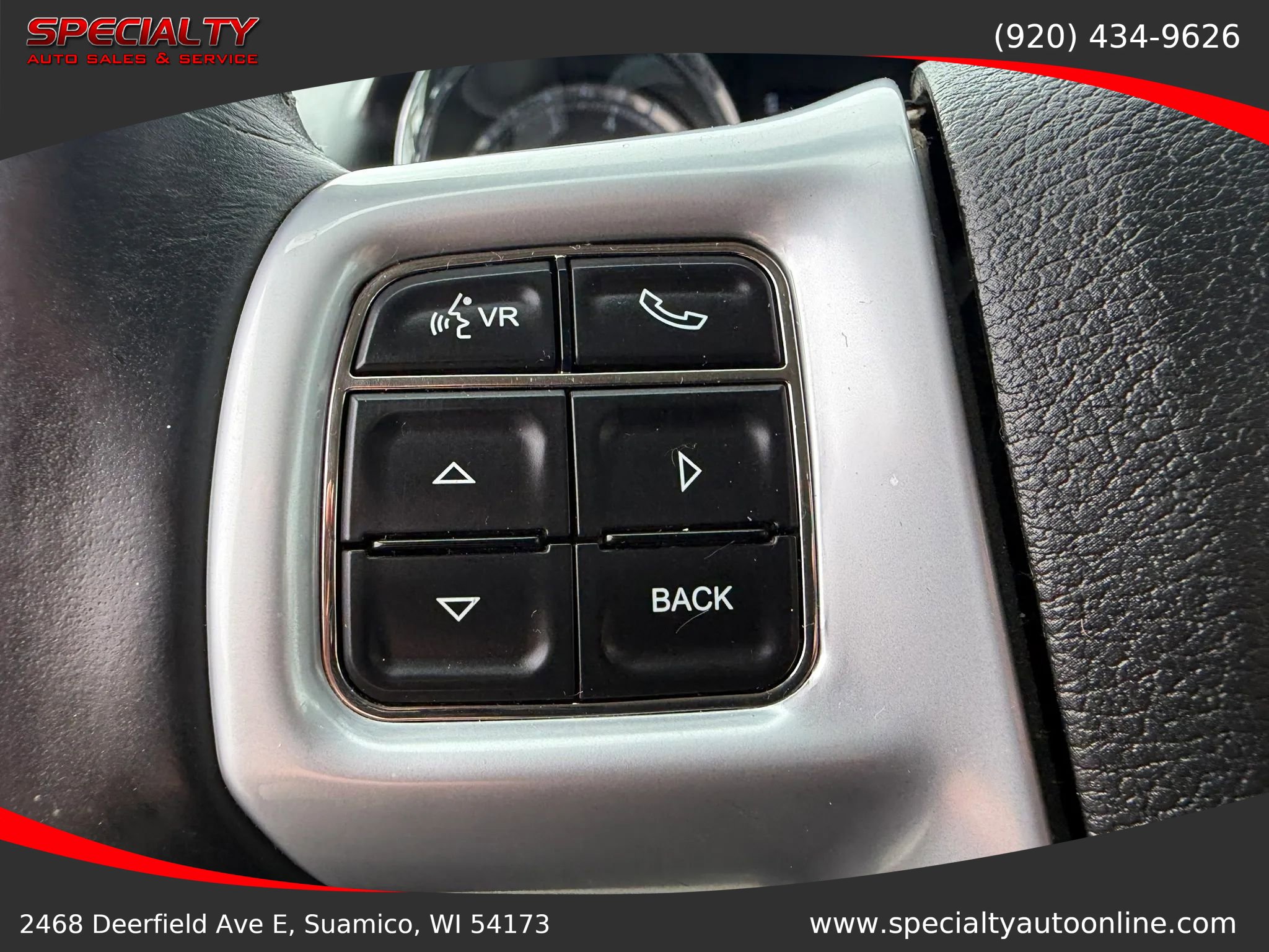 Used 2013 Chrysler Town & Country Touring FWD image 13
