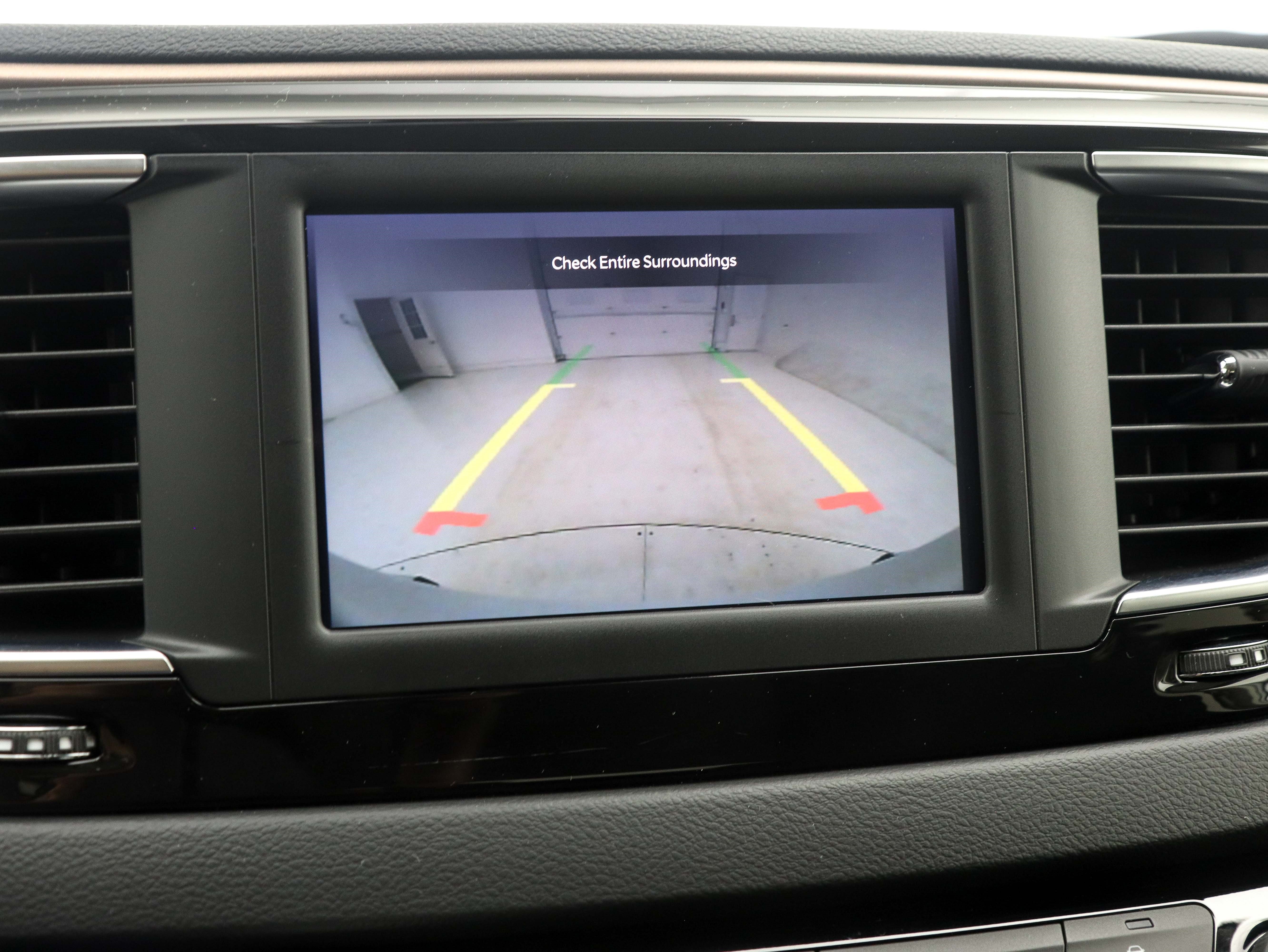 Used 2023 Chrysler Voyager LX FWD image 33