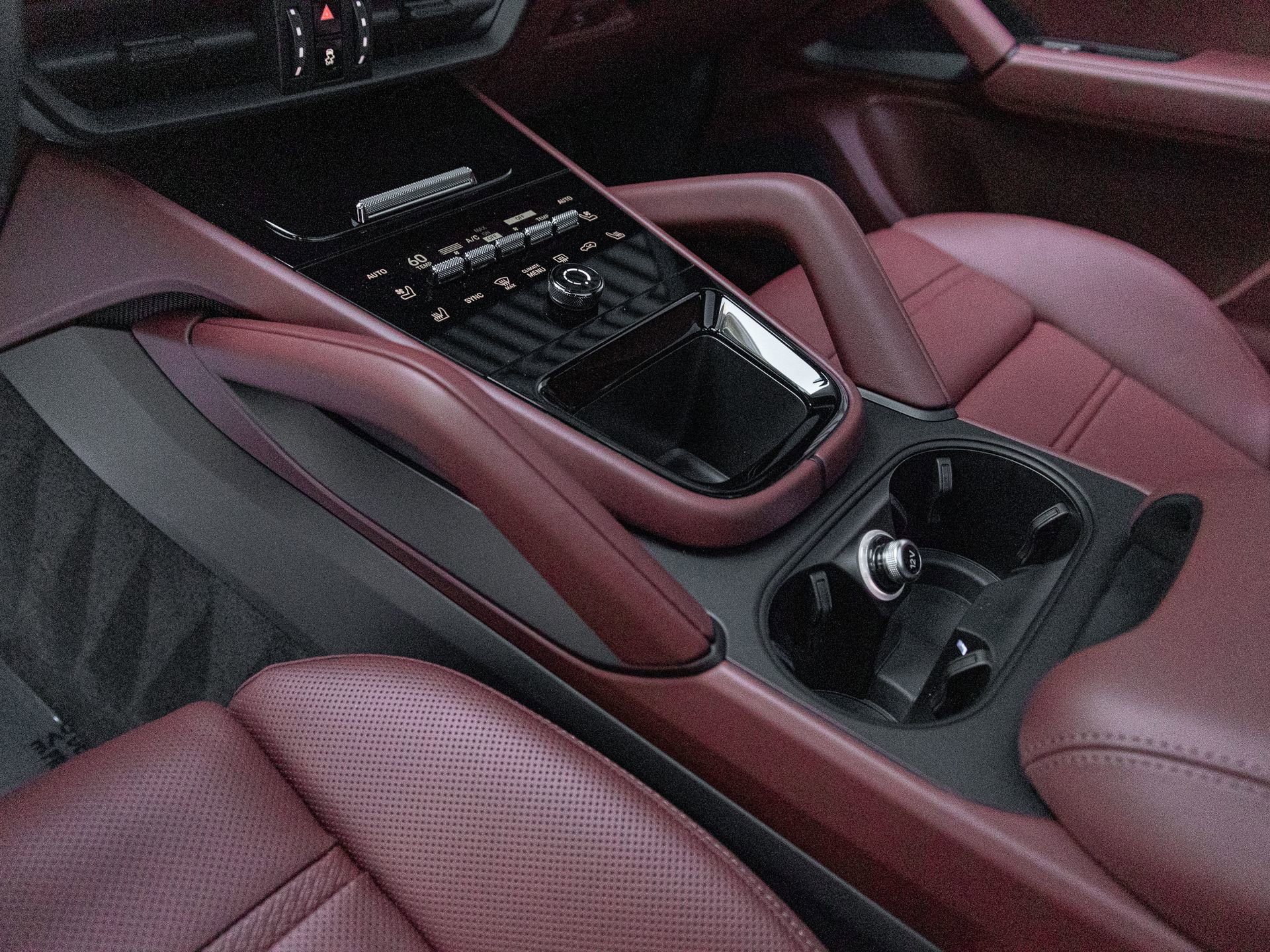 New 2026 Porsche Cayenne Coupe image 23