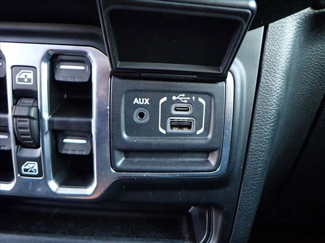 Used 2023 Jeep Wrangler Sahara w/ Cold Weather Group image 19