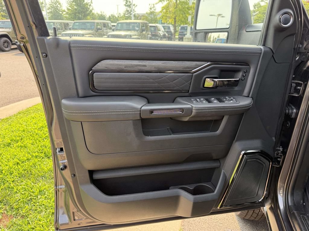 New 2026 RAM 3500 Limited AWD/4WD image 34