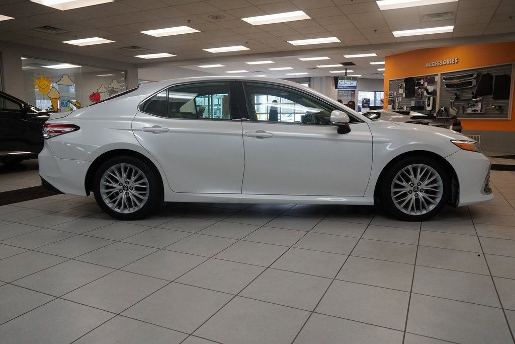 Used 2020 Toyota Camry XLE w/ Navigation Package image 15