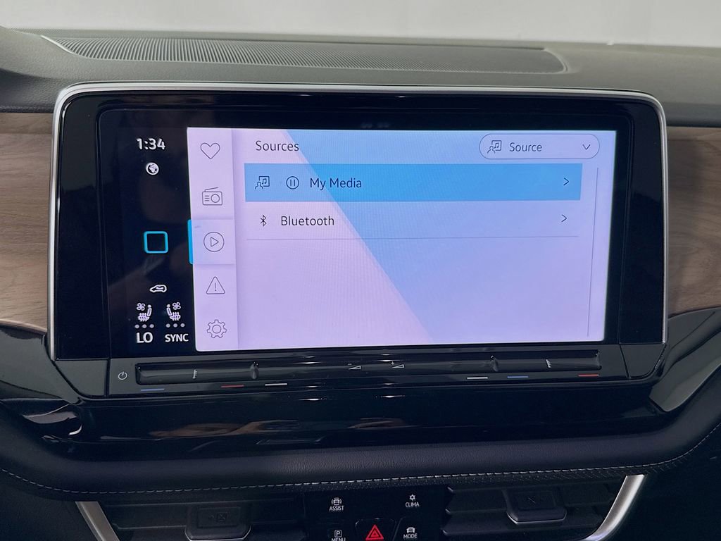 Used 2024 Volkswagen Atlas SE image 16