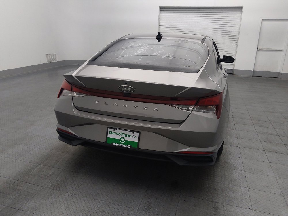 Used 2021 Hyundai Elantra SE image 7