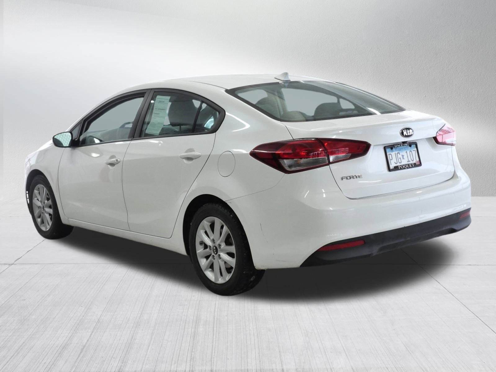 Used 2017 Kia Forte LX w/ LX Popular Package image 5