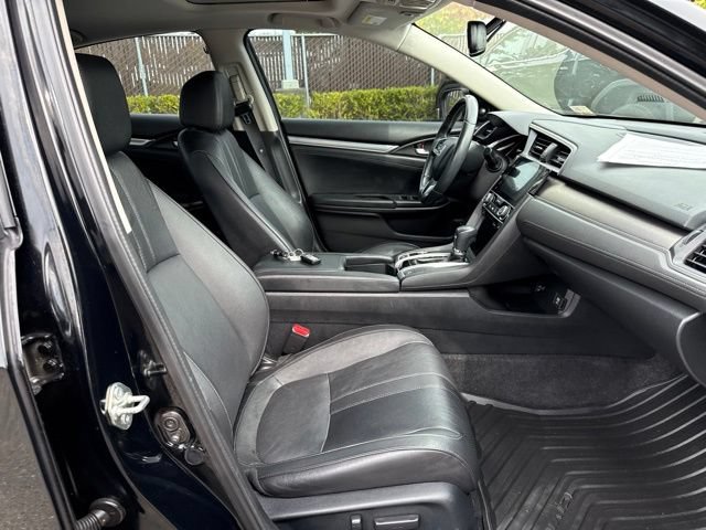 Used 2017 Honda Civic Touring image 9