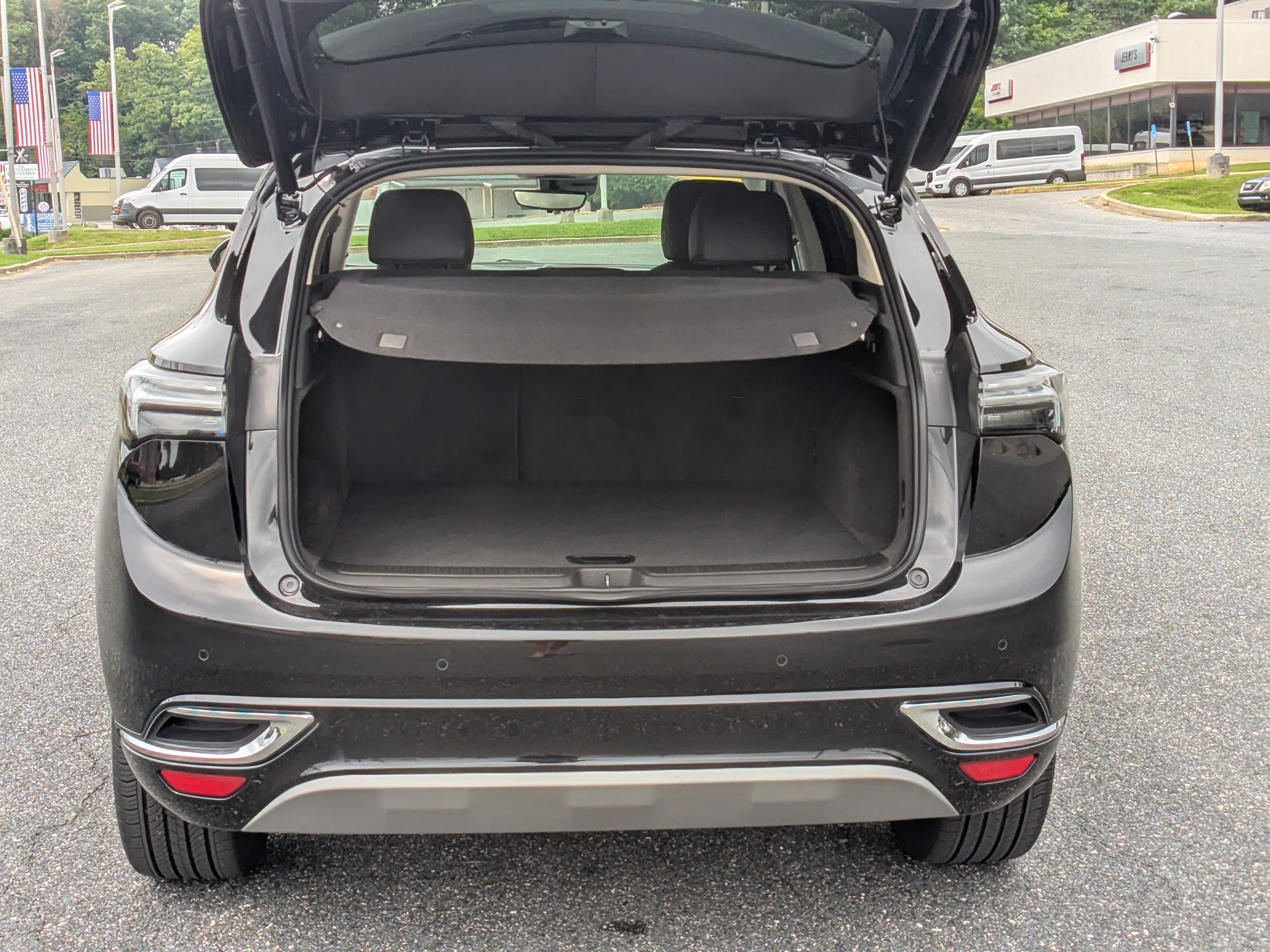 Used 2023 Buick Envision Avenir AWD/4WD image 8