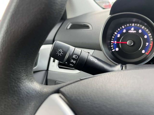 Used 2011 Hyundai Elantra GLS image 29