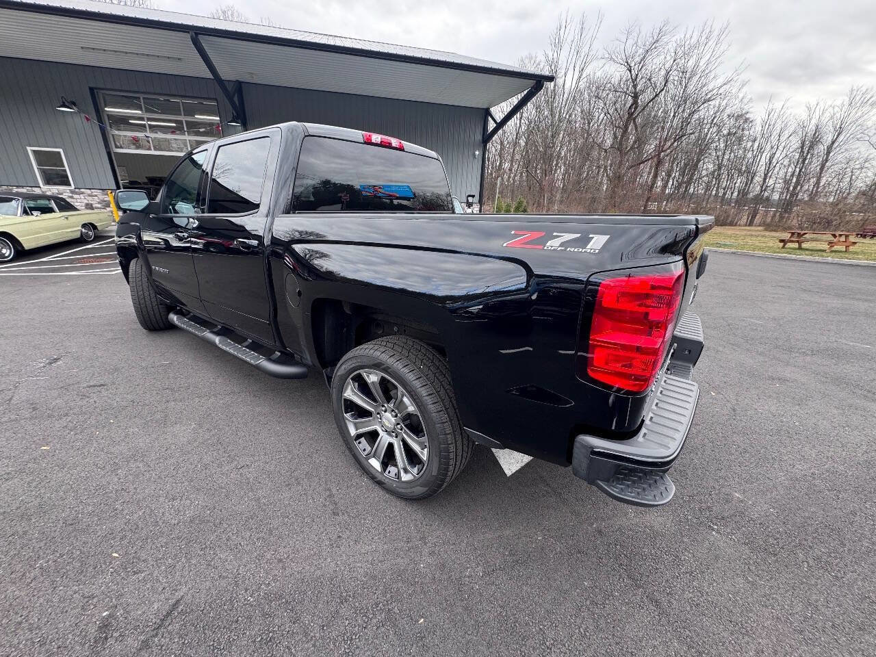 Used 2018 Chevrolet Silverado 1500 LT w/ All Star Edition image 3