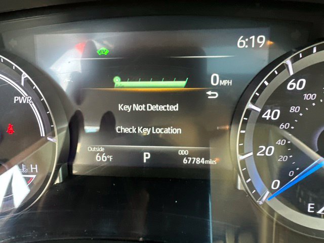 Used 2022 Toyota Highlander Bronze Edition AWD/4WD image 2
