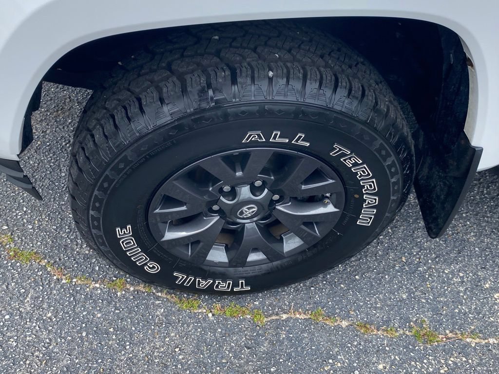 Used 2020 Toyota Tacoma SR5 RWD image 20