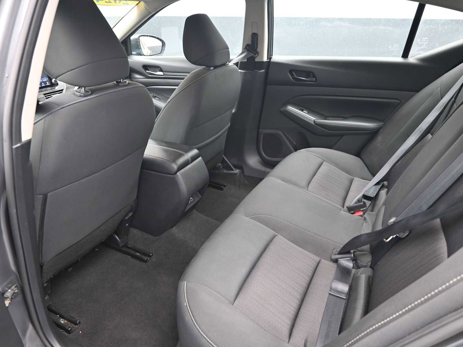 Used 2024 Nissan Altima 2.5 SV image 14