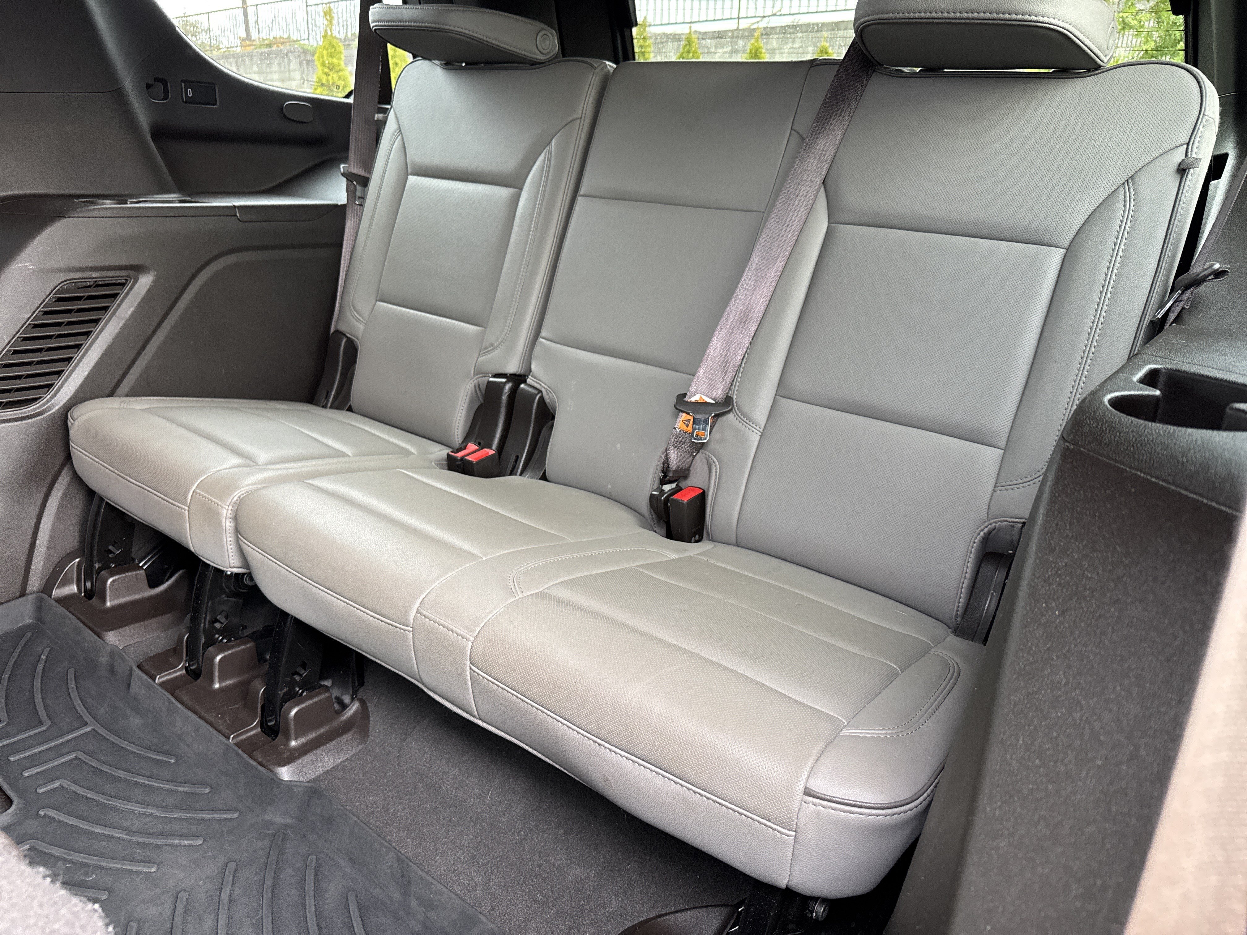 Used 2022 GMC Yukon SLT w/ SLT Premium Package RWD image 32