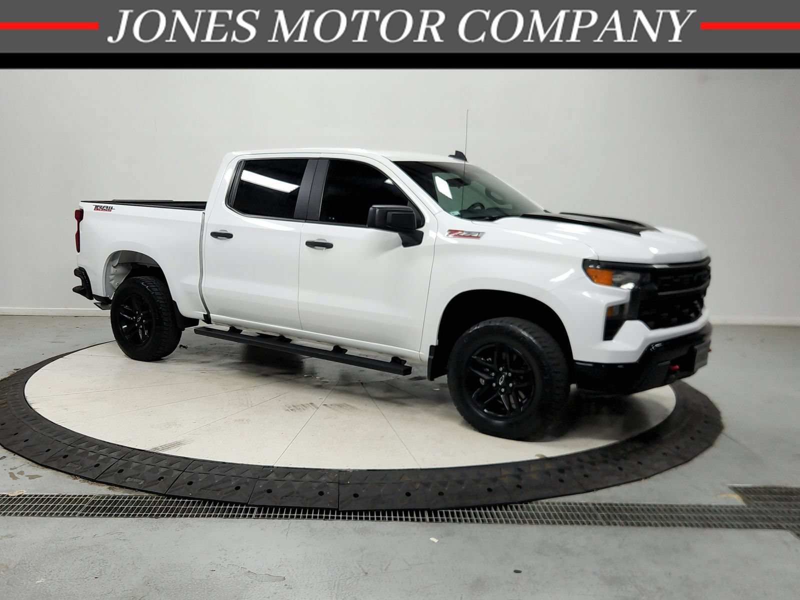 Used 2022 Chevrolet Silverado 1500 Custom Trail Boss AWD/4WD image 1