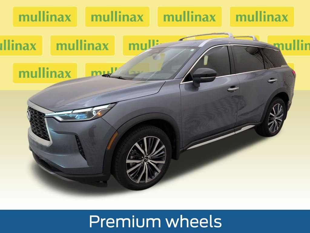 Used 2023 INFINITI QX60 Sensory w/ Vision Package image 14