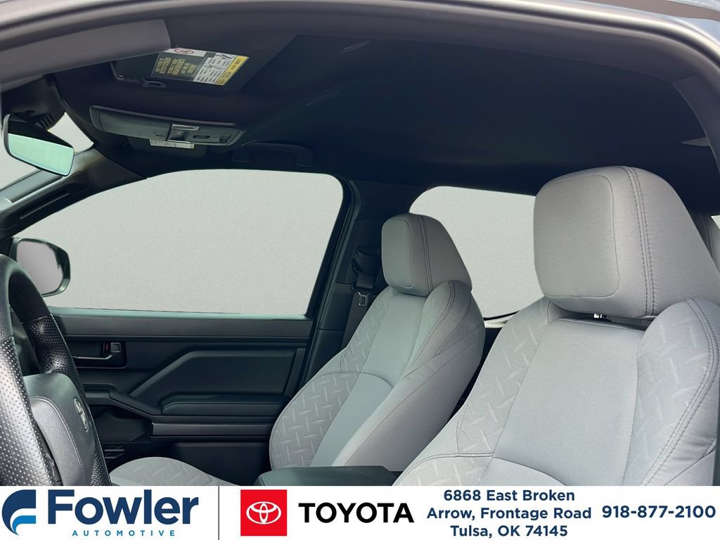 Certified 2025 Toyota Tacoma SR5 AWD/4WD image 22