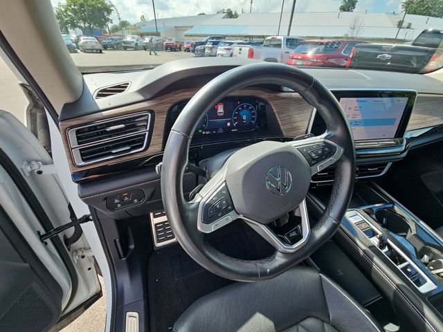 Used 2024 Volkswagen Atlas SEL Premium R-Line AWD/4WD image 35
