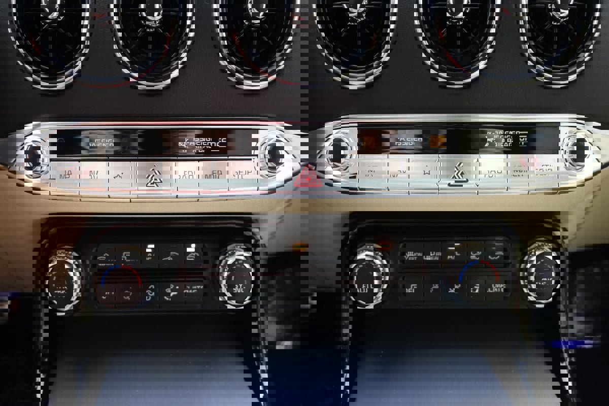 Used 2023 Kia Stinger GT2 image 31