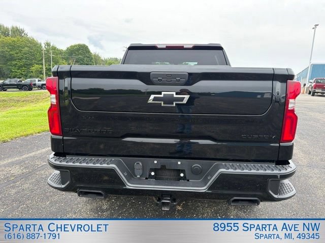 Used 2021 Chevrolet Silverado 1500 Custom Trail Boss w/ Midnight Edition AWD/4WD image 4
