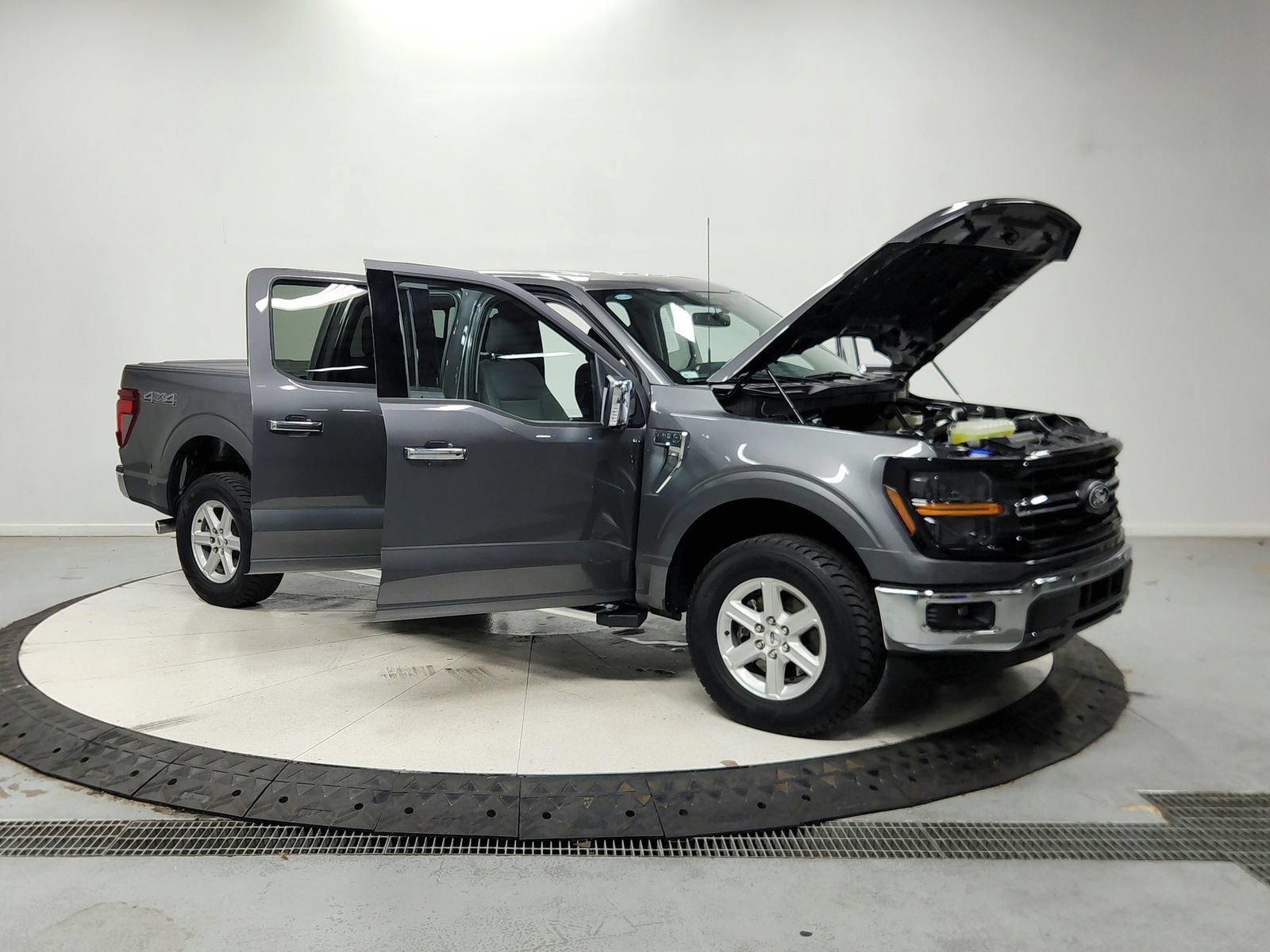 Used 2025 Ford F150 XLT w/ Equipment Group 302A MID AWD/4WD image 10