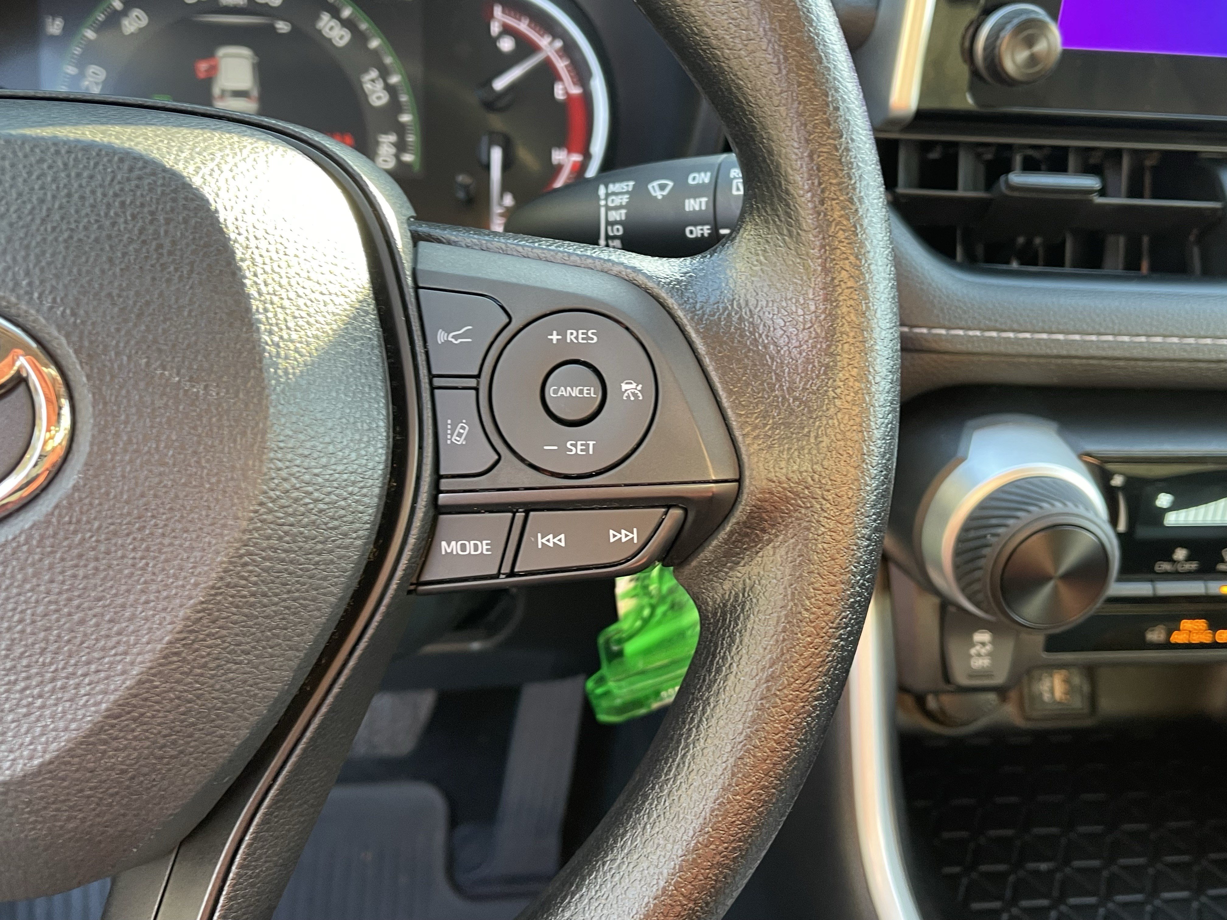 Certified 2023 Toyota RAV4 LE AWD/4WD image 19