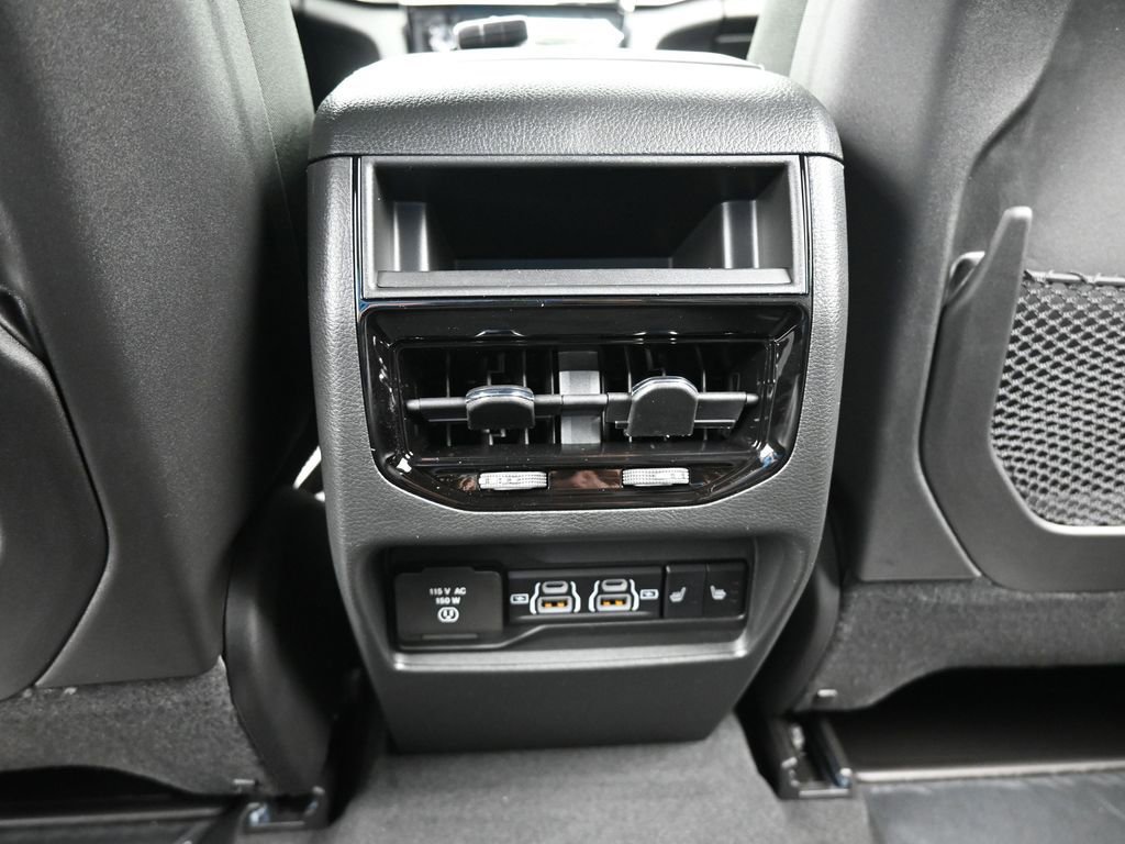 Used 2025 Jeep Grand Cherokee Limited image 25