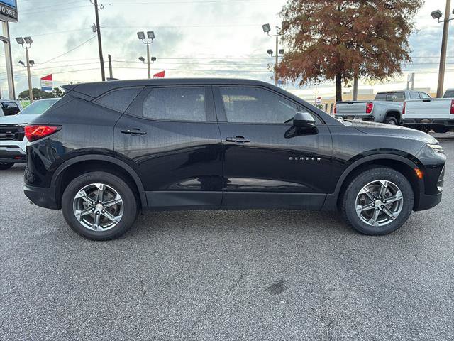 Used 2023 Chevrolet Blazer LT image 8