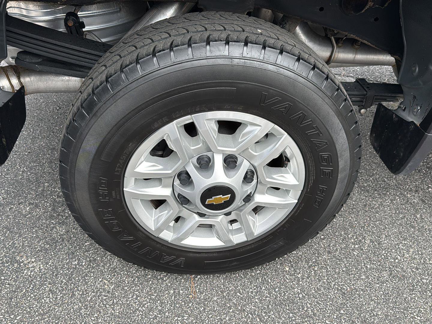 Used 2024 Chevrolet Silverado 2500 LT image 32