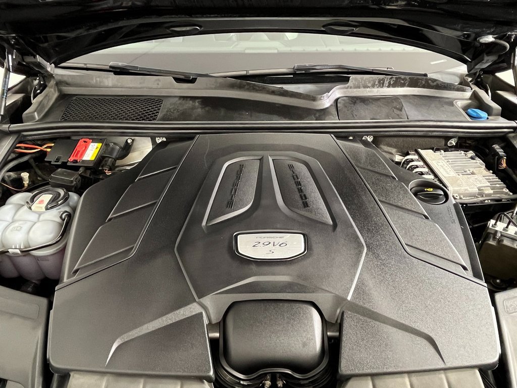 Used 2020 Porsche Cayenne S image 17