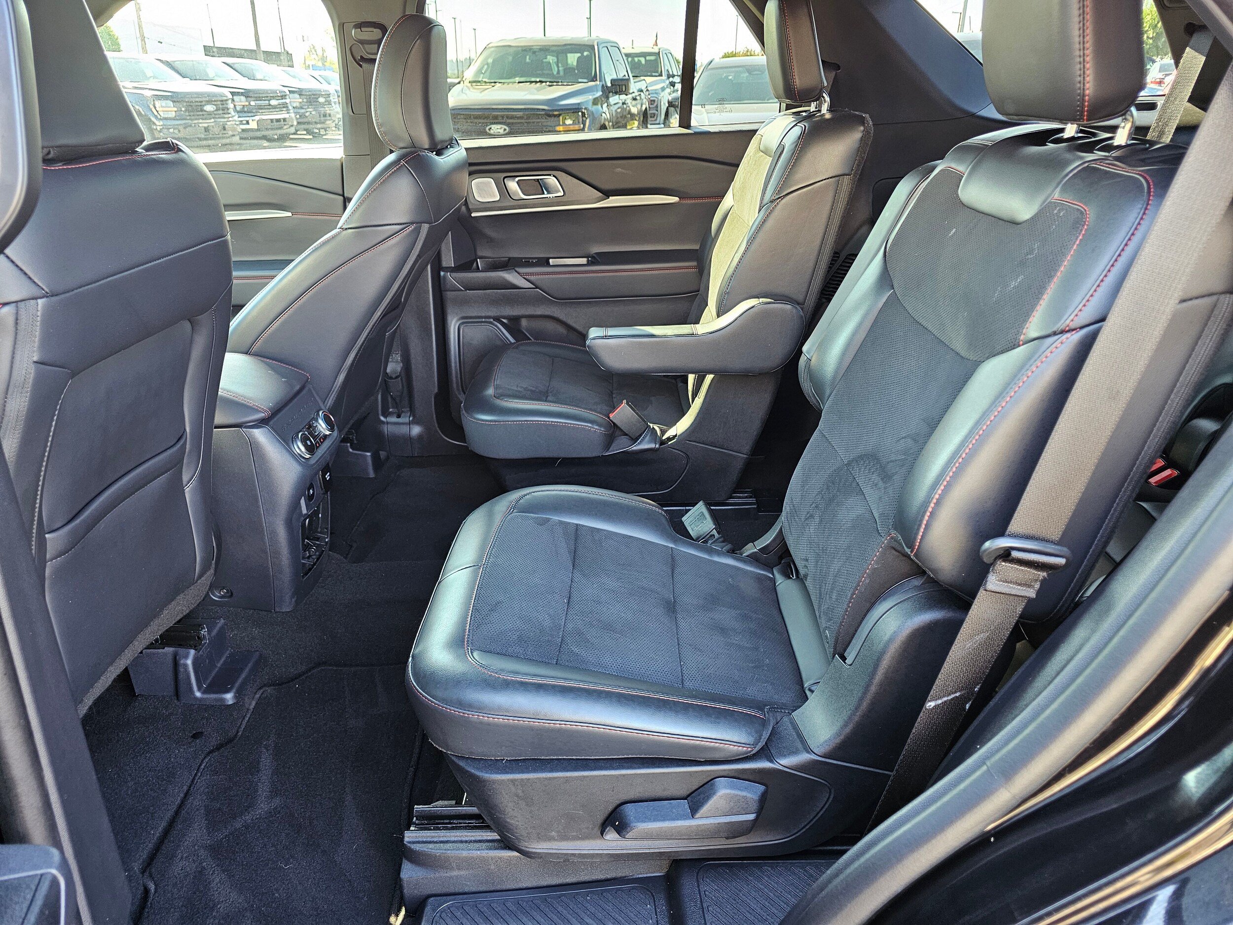 Used 2025 Ford Explorer ST w/ Sun And Sound Package AWD/4WD image 17
