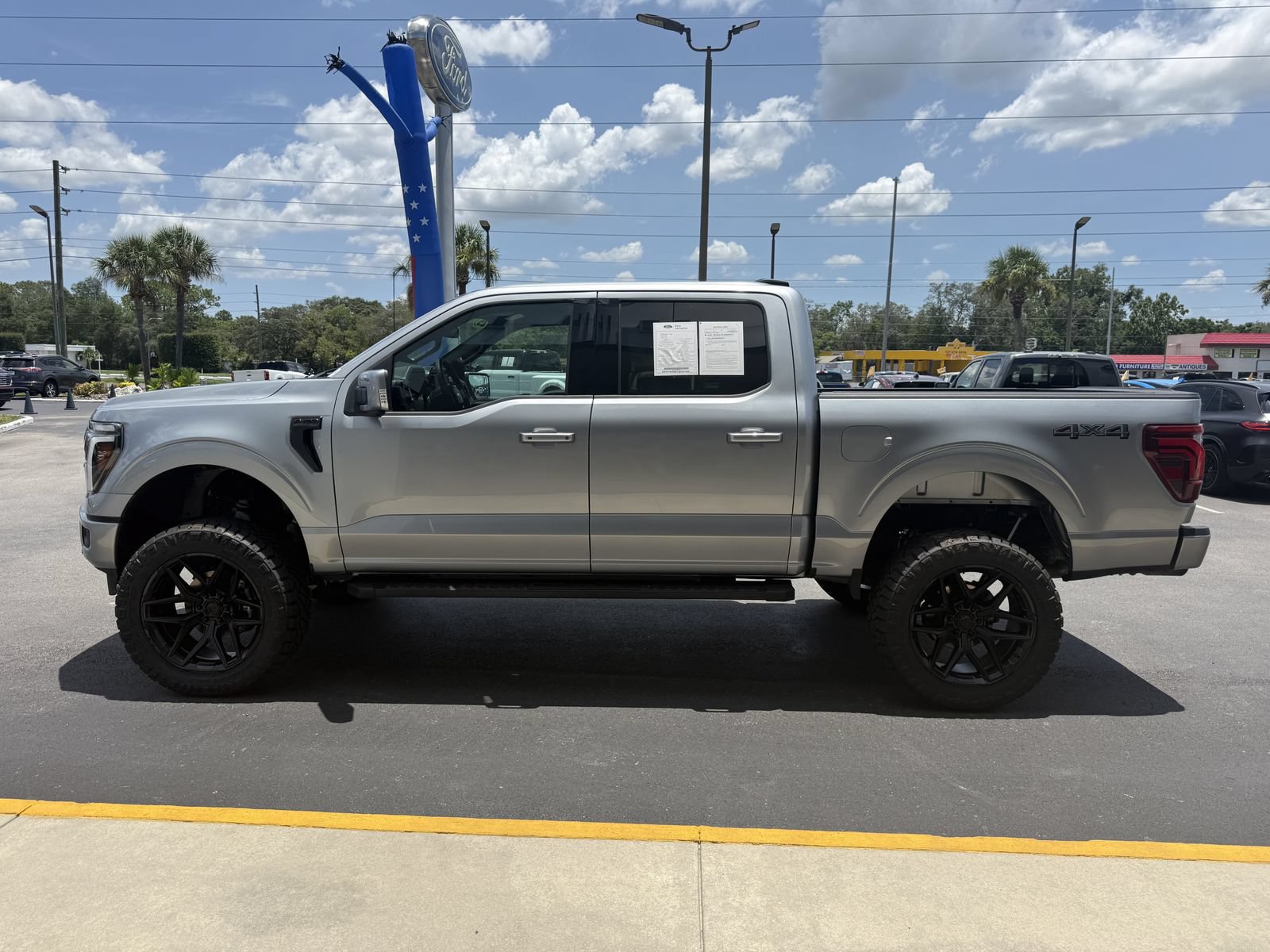 Used 2025 Ford F150 Lariat w/ Equipment Group 501A Mid AWD/4WD image 9