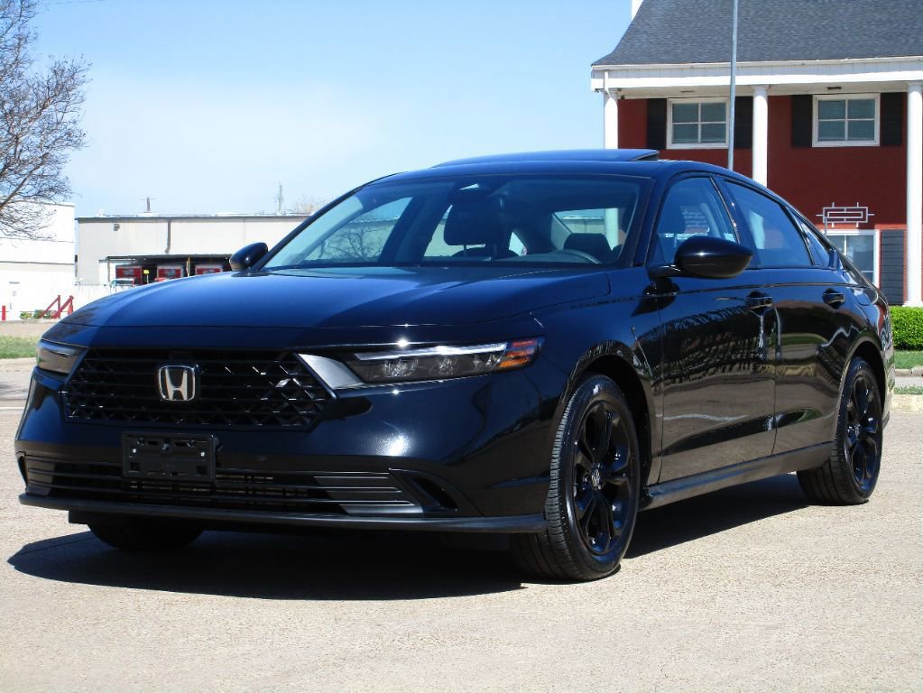 Used 2025 Honda Accord SE image 1