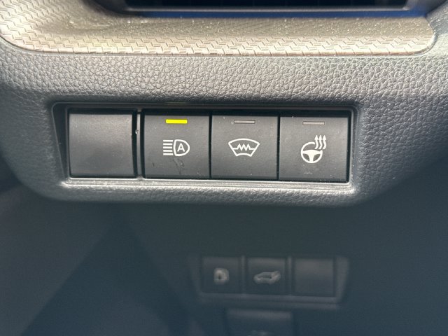 Used 2023 Toyota Prius Limited AWD/4WD image 34