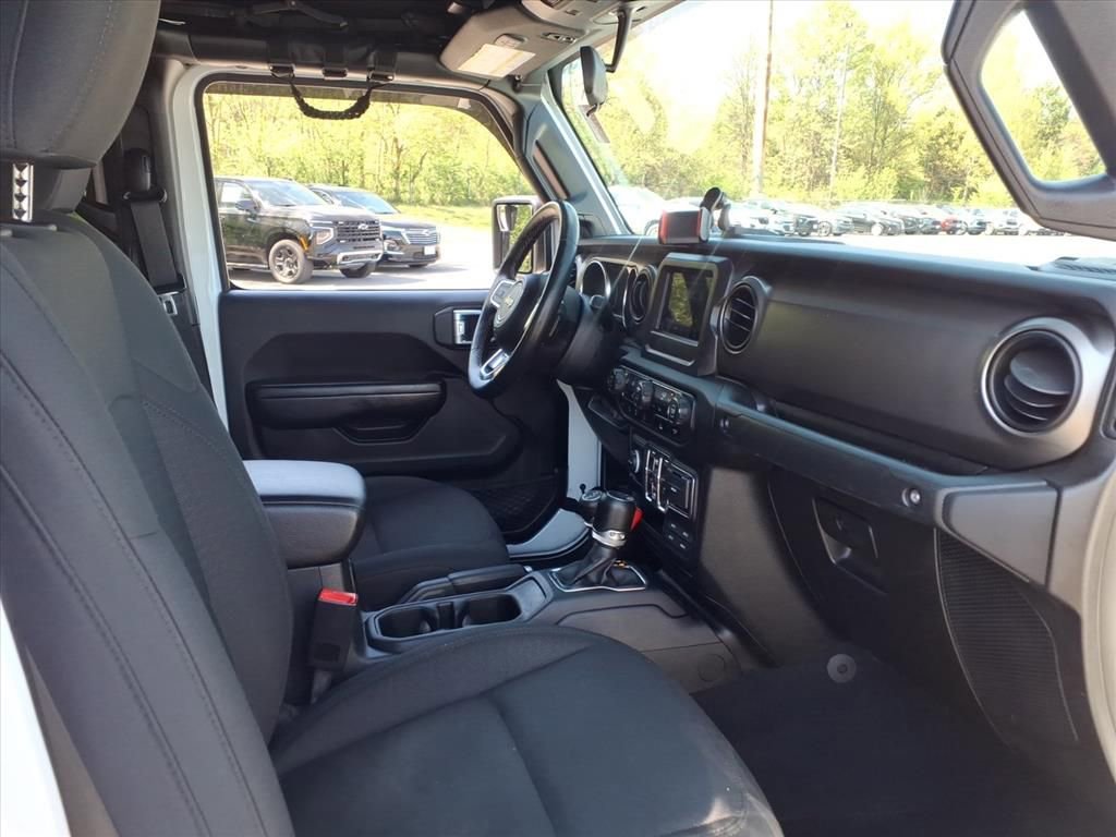 Used 2020 Jeep Gladiator Sport w/ Quick Order Package 24S image 17