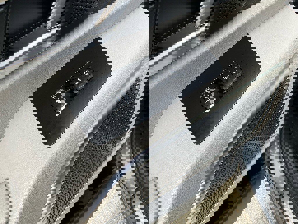 Used 2020 Kia Telluride SX w/ SX Prestige Package image 25