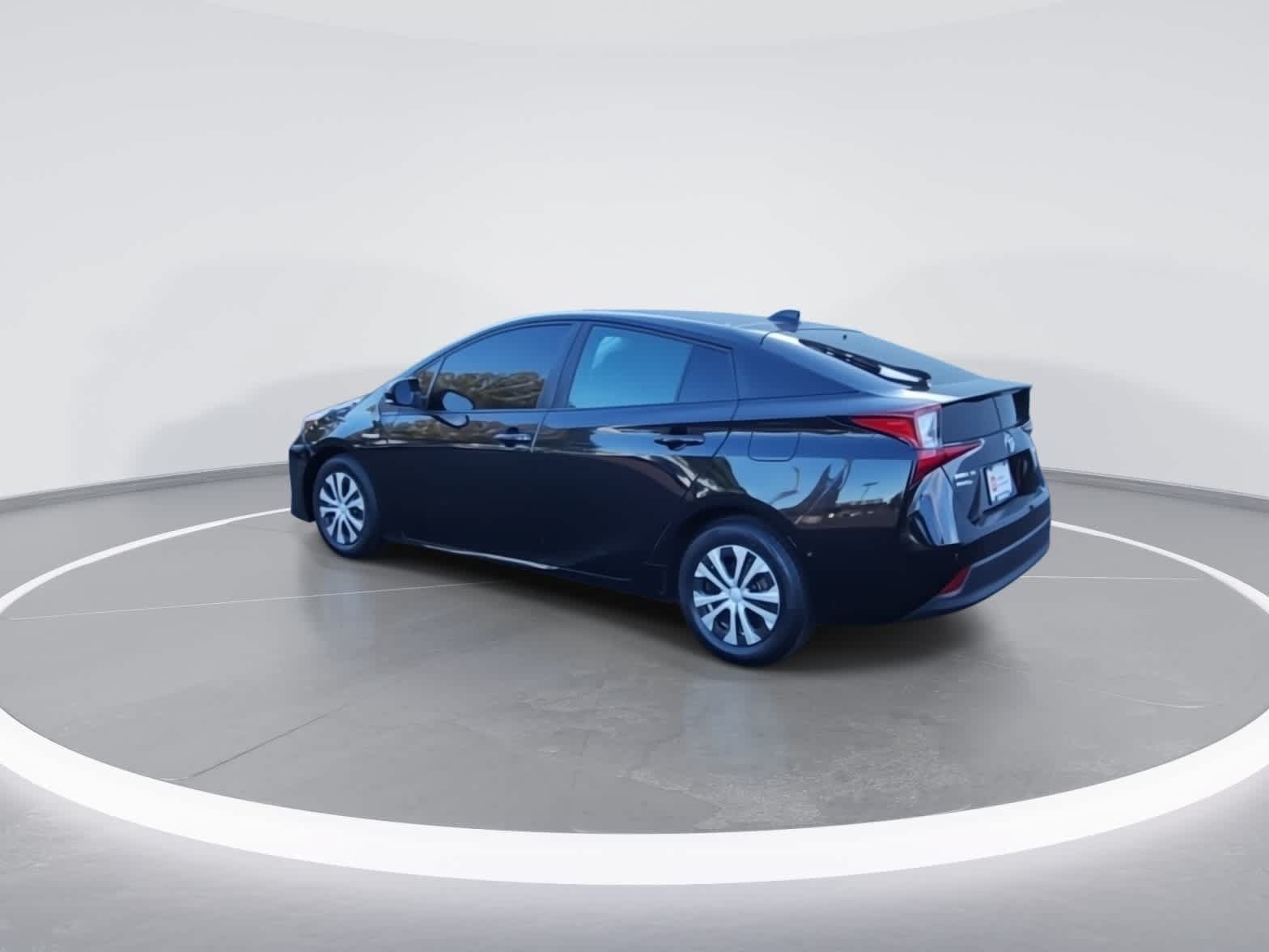 Certified 2021 Toyota Prius LE AWD/4WD image 6