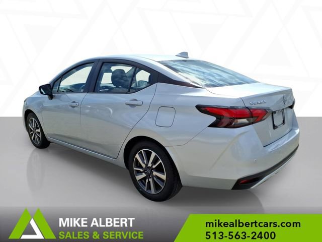 Used 2023 Nissan Versa SV image 5