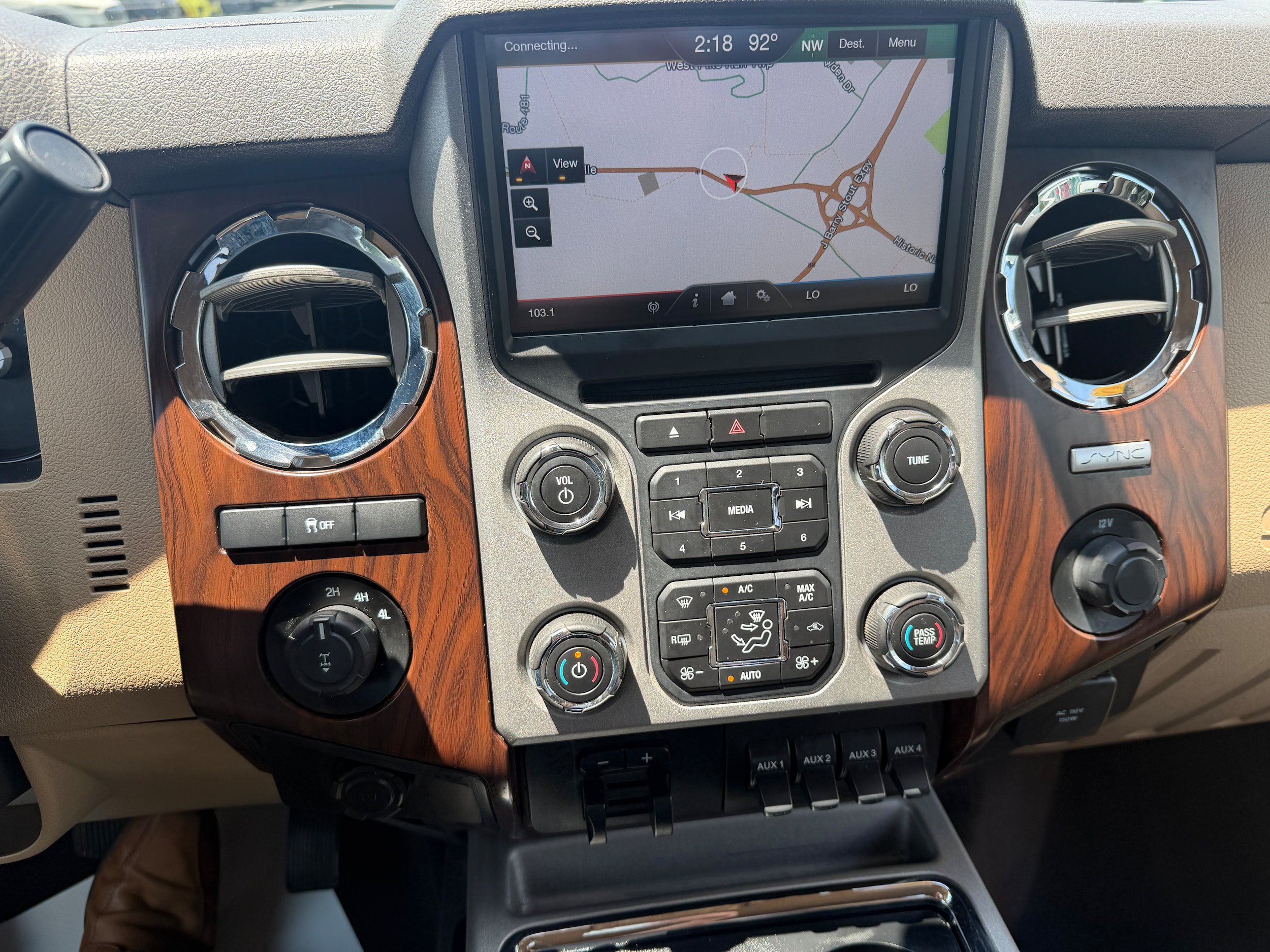 Used 2015 Ford F250 Lariat w/ Lariat Interior Package AWD/4WD image 28